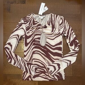 NWT Topshop printed long sleeve top